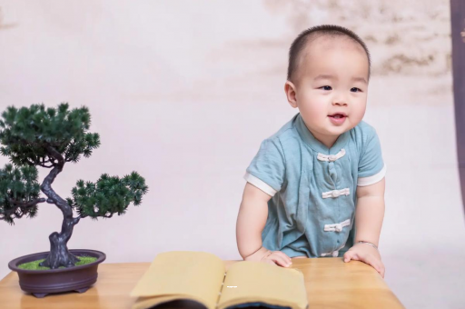 仁寿宝宝爱吐奶是什么原因